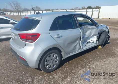 2022 Kia Rio 5-Door S z USA, uszkodzony, nr VIN 3KPA25AD9NE438785